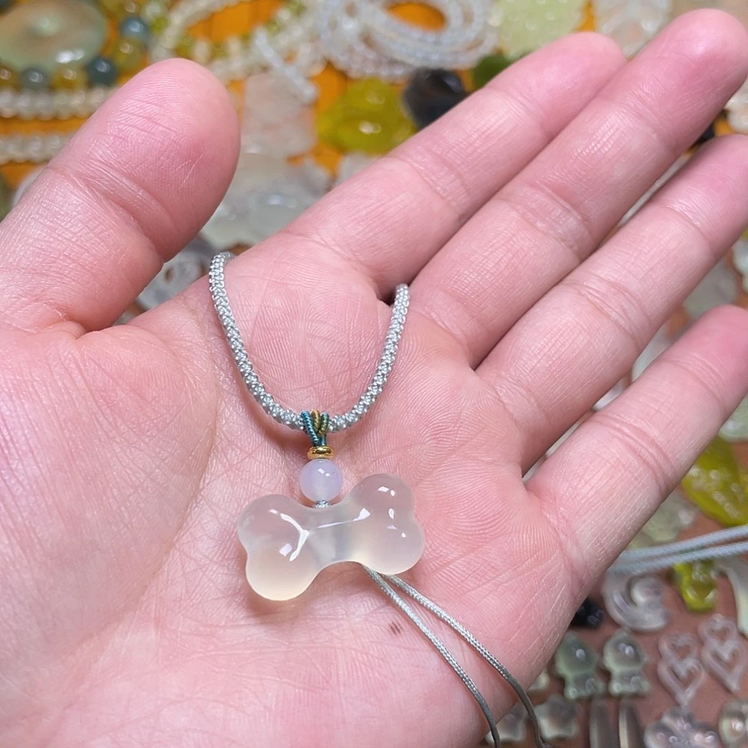 蛇纹石玉吊坠未镶嵌开***豆