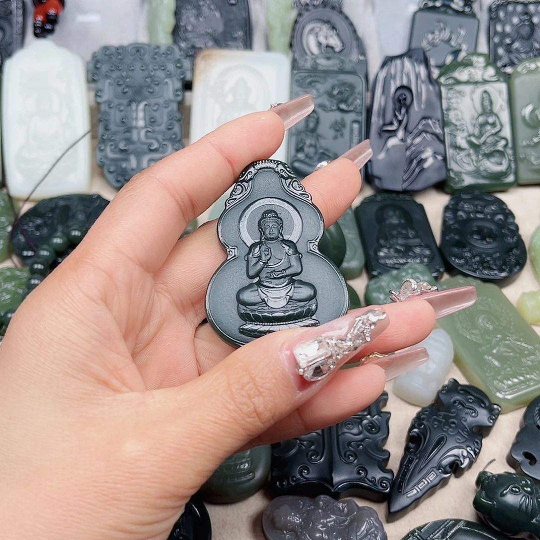 和田玉颈饰未镶嵌烟****道