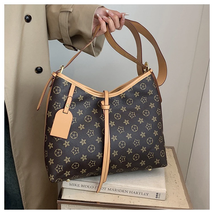 《直播专属》休闲百搭大容量单肩斜跨包 9502