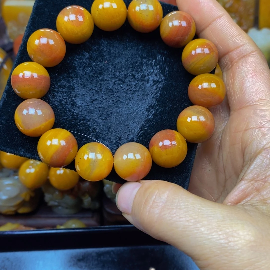 未镶嵌石英质玉（黄龙玉）颈饰