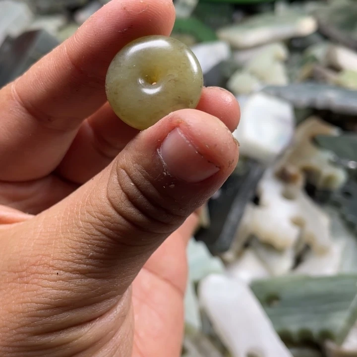 未镶嵌和田玉珠宝半成品