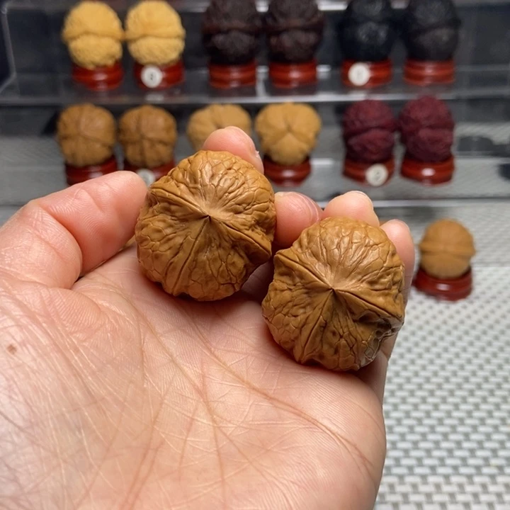 文玩核桃把件33聚宝三棱