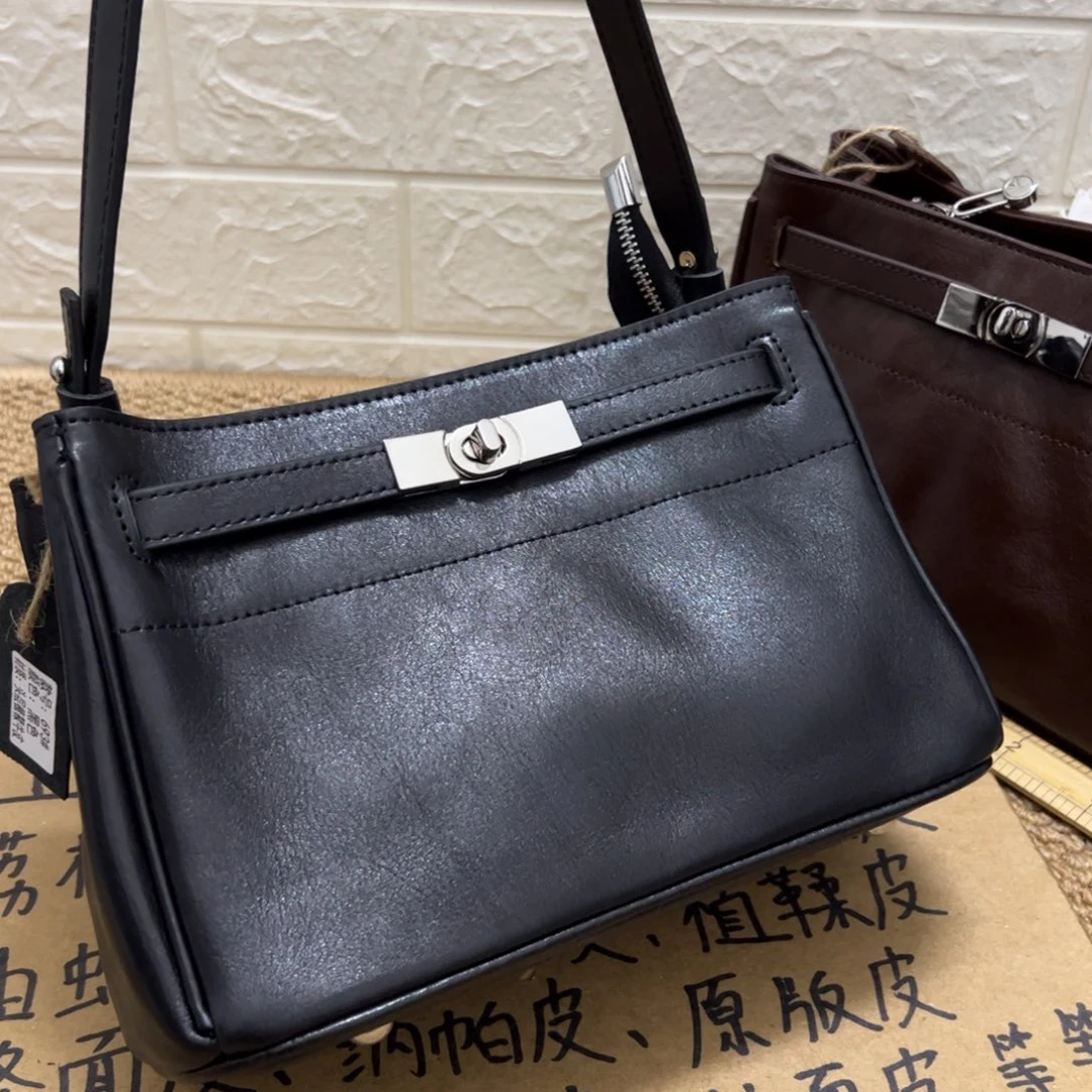 【闪购商品】头层牛皮黑