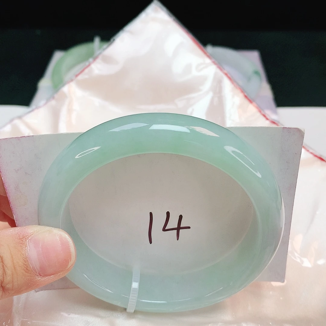 翡翠未镶嵌手镯正圈59