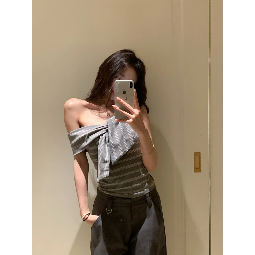 withmin白兔 鲁昂之夏 多穿设计扭结一字肩条纹修身上衣2523237