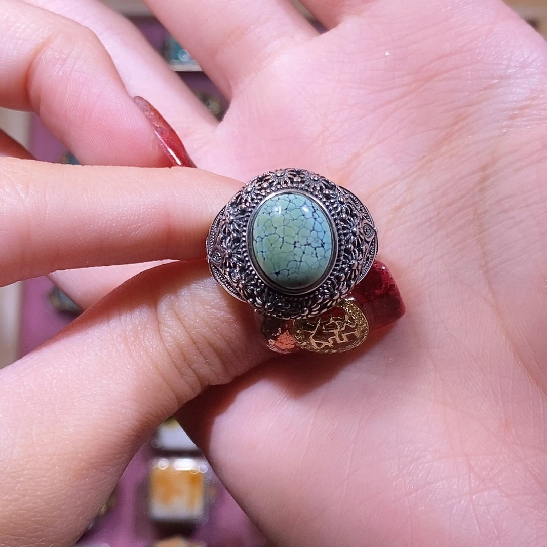 绿松石戒指银S925镶嵌呼****着戒指
