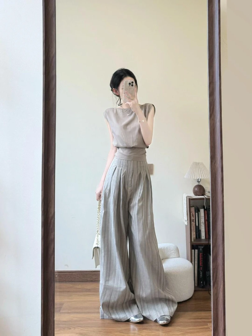 今年流行的女装套装时尚气质无袖上衣条纹阔腿裤两件套2025年夏季