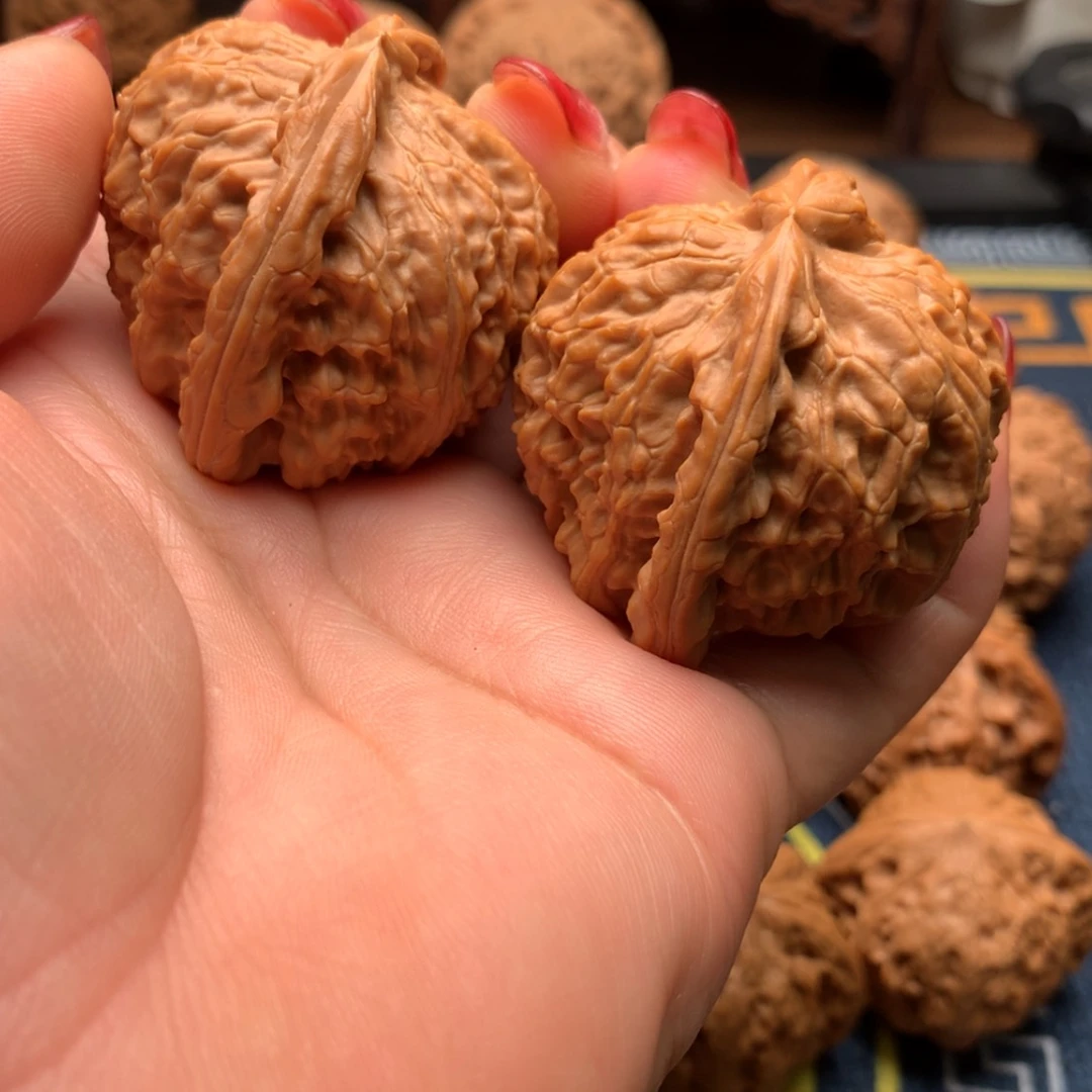 【闪购商品】把件文玩核桃白狮子三角43