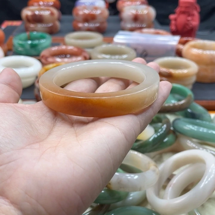 璇***石英质玉钛钢珠宝奇石
