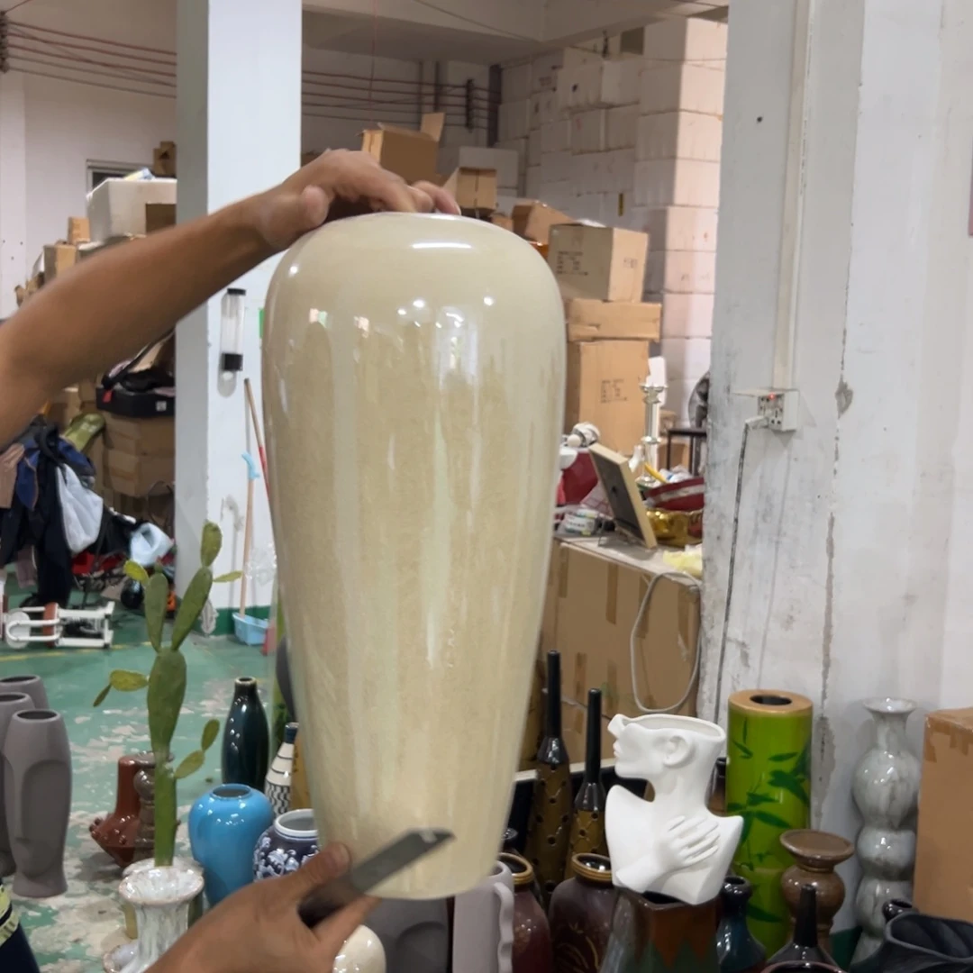 号陶瓷工艺饰品（部分微瑕）底部带孔