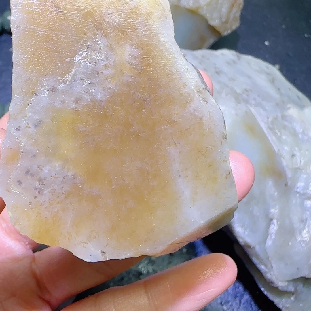 和田玉未镶嵌珠宝半成品