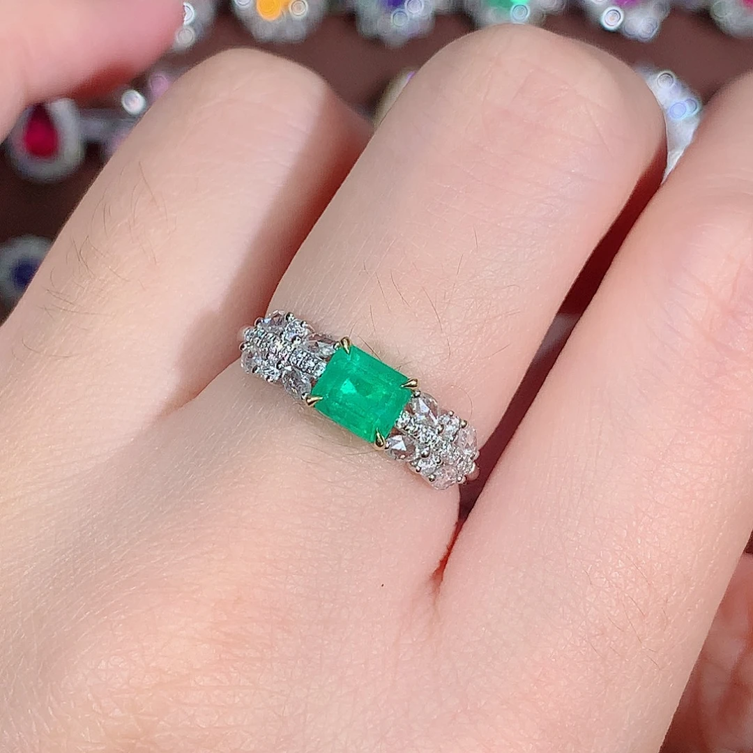 18K金镶嵌戒指祖母绿0.75ct/天然宝石/七天无理由