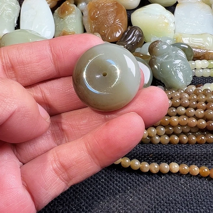 和田玉未镶嵌吊坠(不含链)