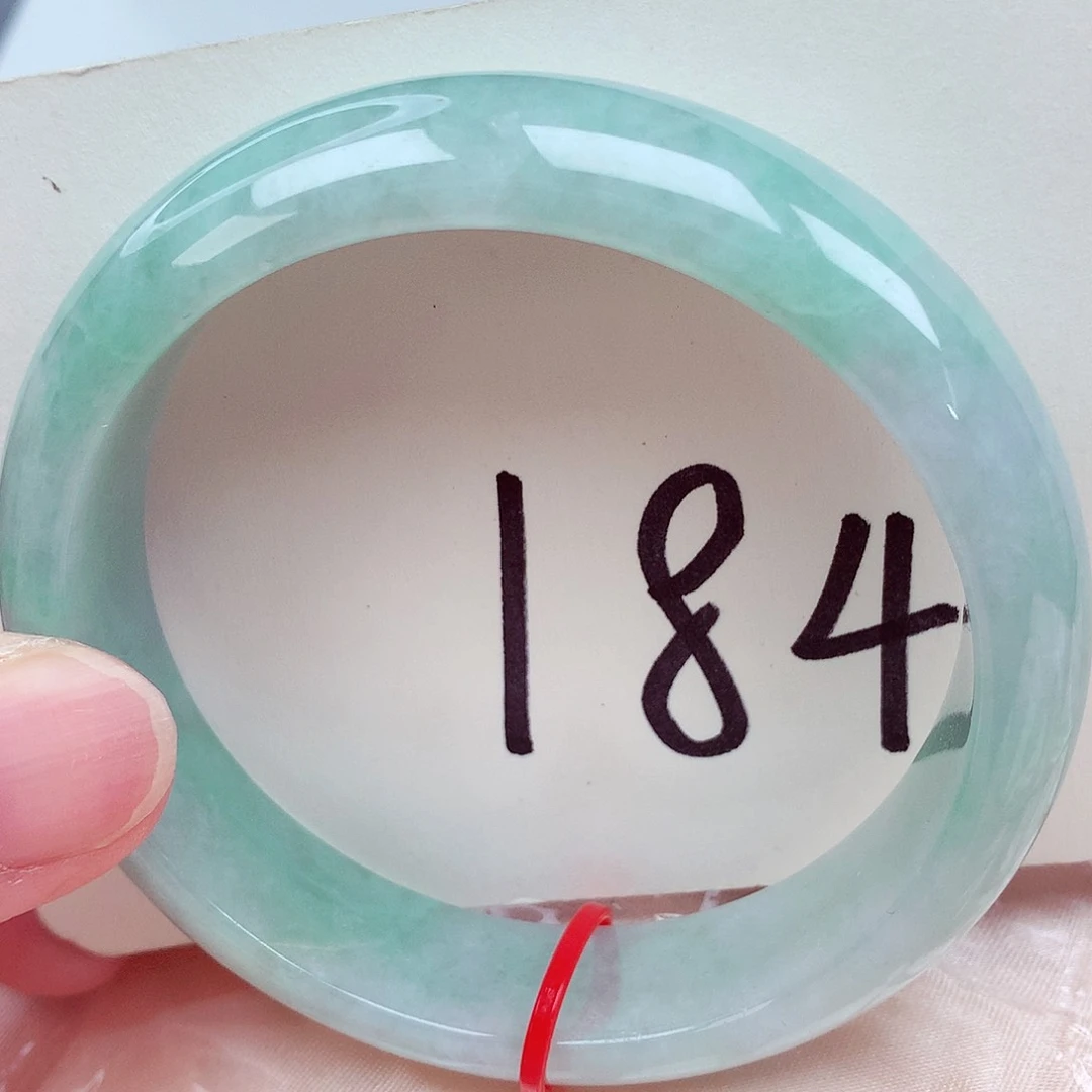 翡翠手镯未镶嵌翡翠