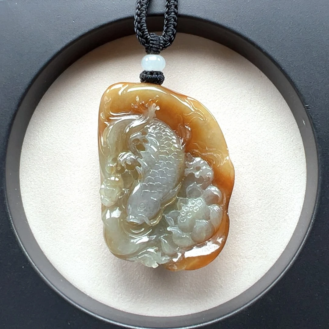 翡翠未镶嵌颈饰荷花鱼