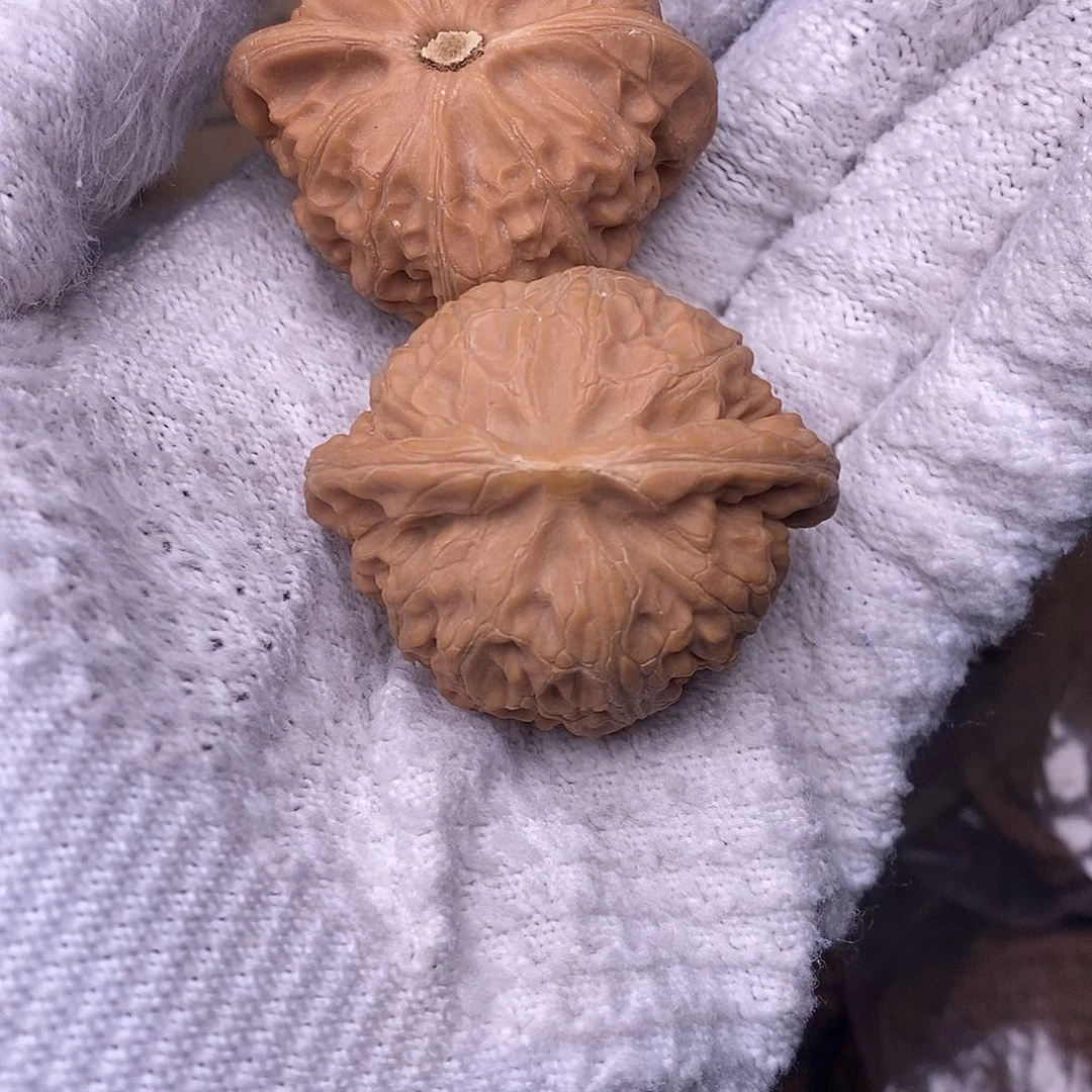 桃核把件雨**落宫灯核桃