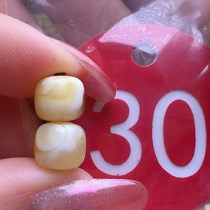 未镶嵌蜜蜡裸石微瑕8mm老型