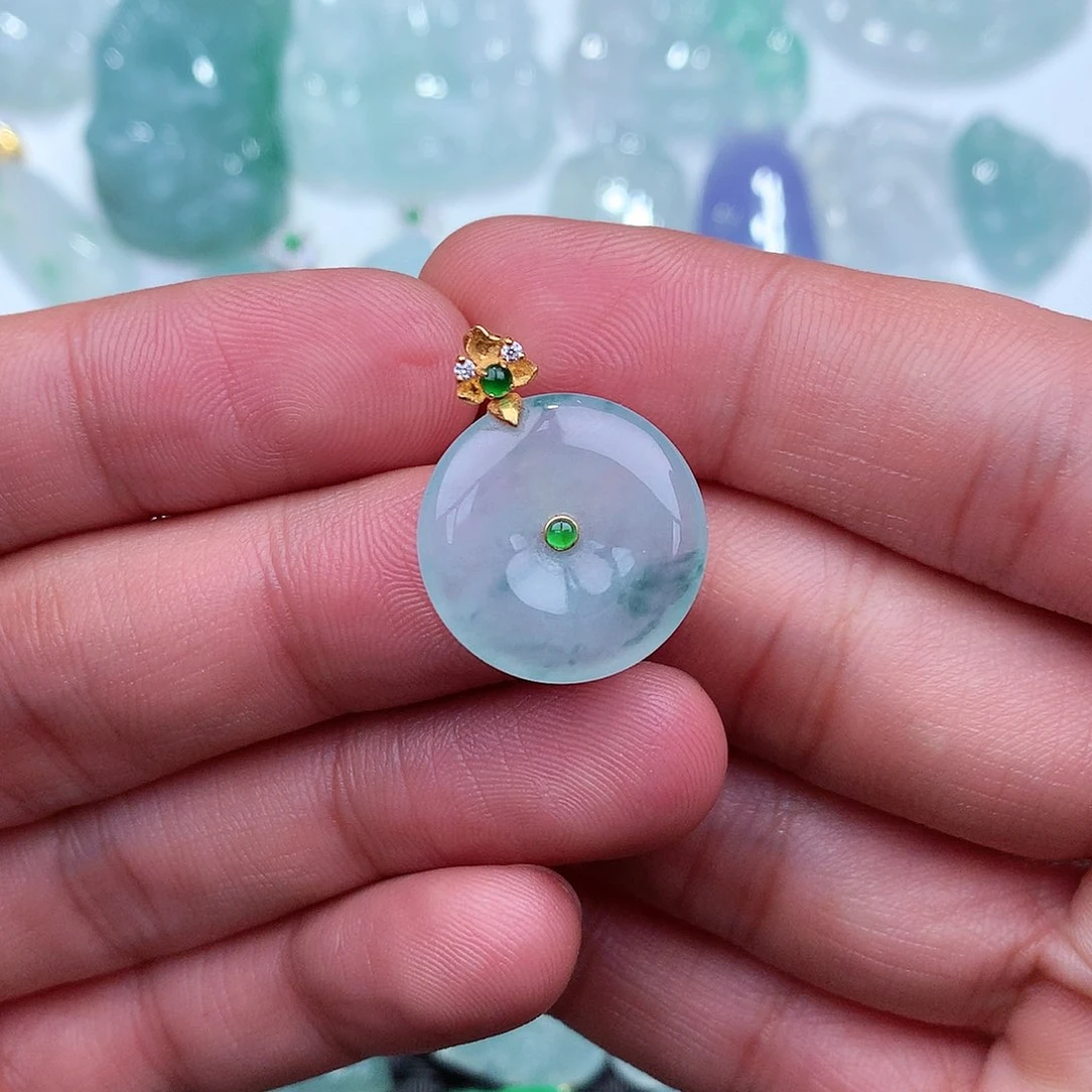 翡翠吊坠(不含链)18K金镶嵌