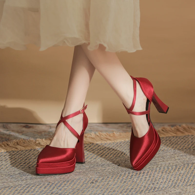 防水台仙女风婚鞋敬酒服鞋子交叉扣带高跟尖头时装凉鞋女2025新款