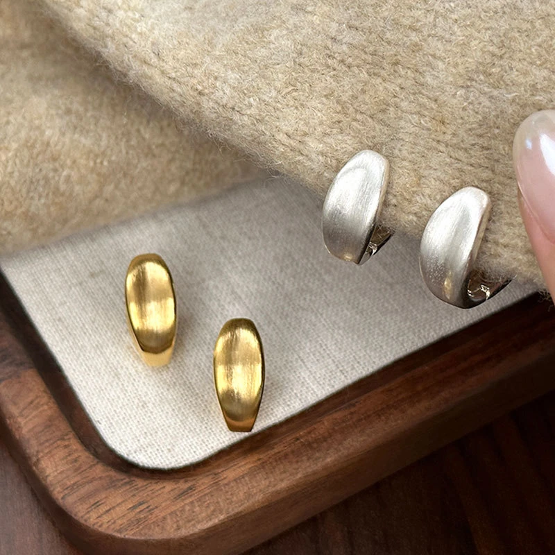 合金耳饰 @APRIL小众高级感拉丝耳扣女简约时尚个性气质通勤潮流