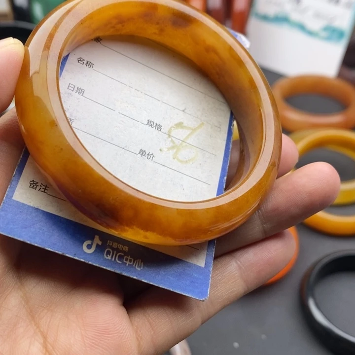未镶嵌手镯石英质玉