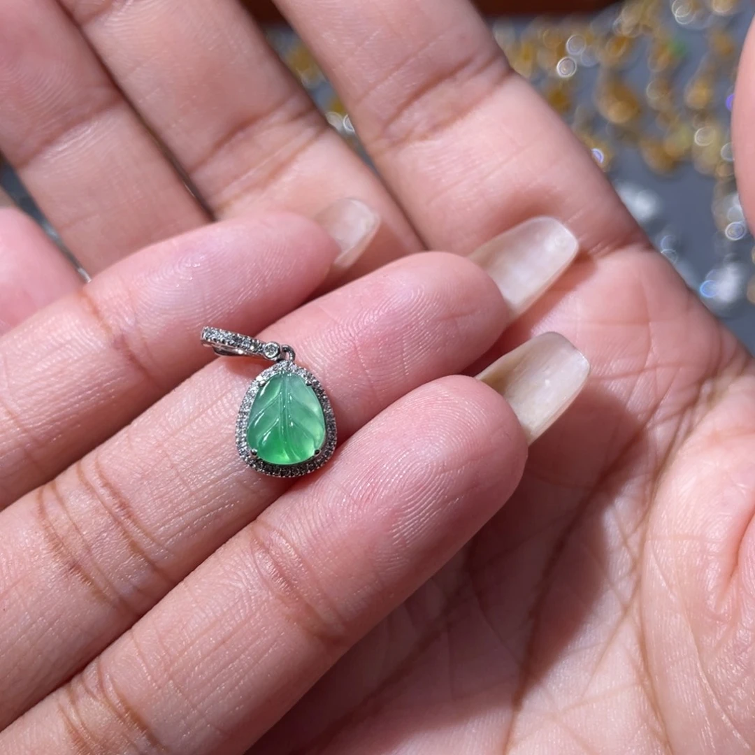 吊坠(不含链)18K金镶嵌翡翠