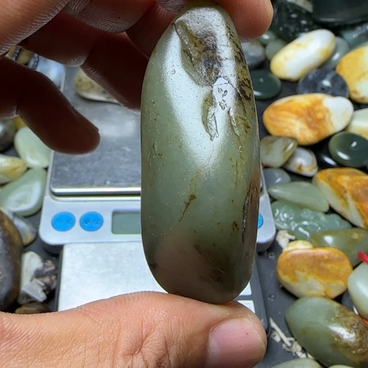 颈饰未镶嵌和田玉（子料）9