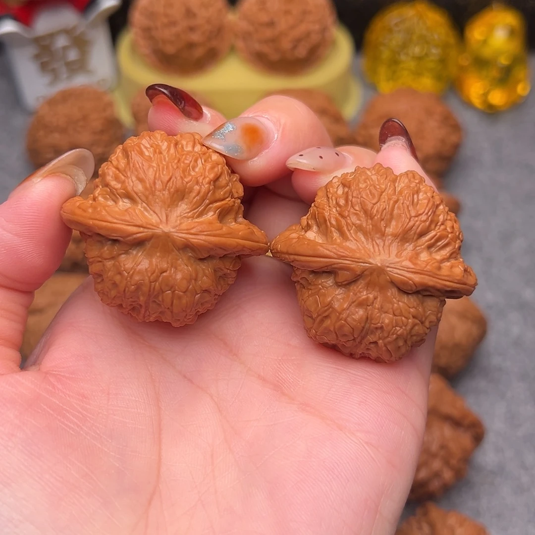 把件文玩核桃毕业精品精配血麒麟40尺寸