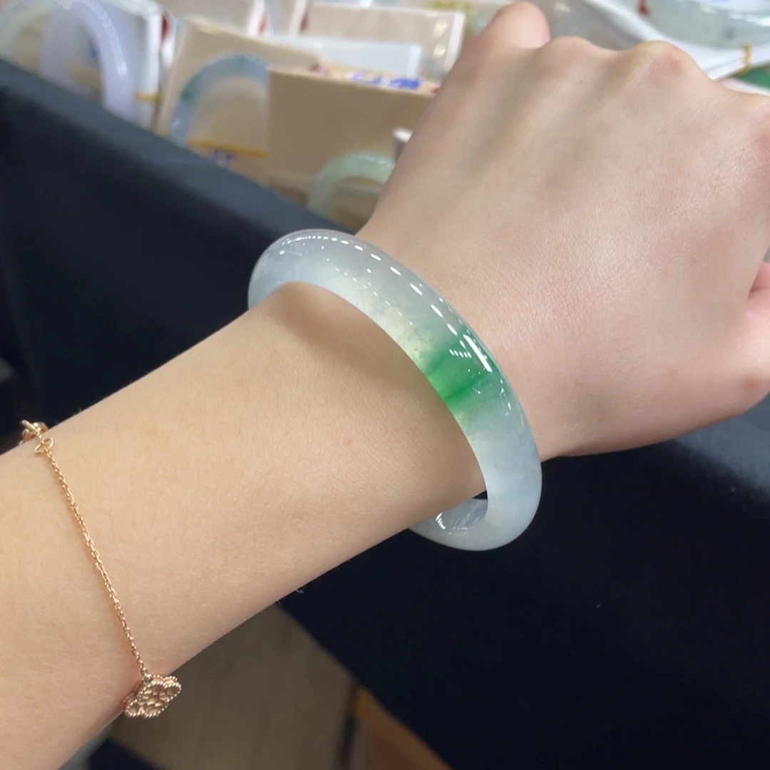 翡翠未镶嵌手镯53冰辣绿贵妃