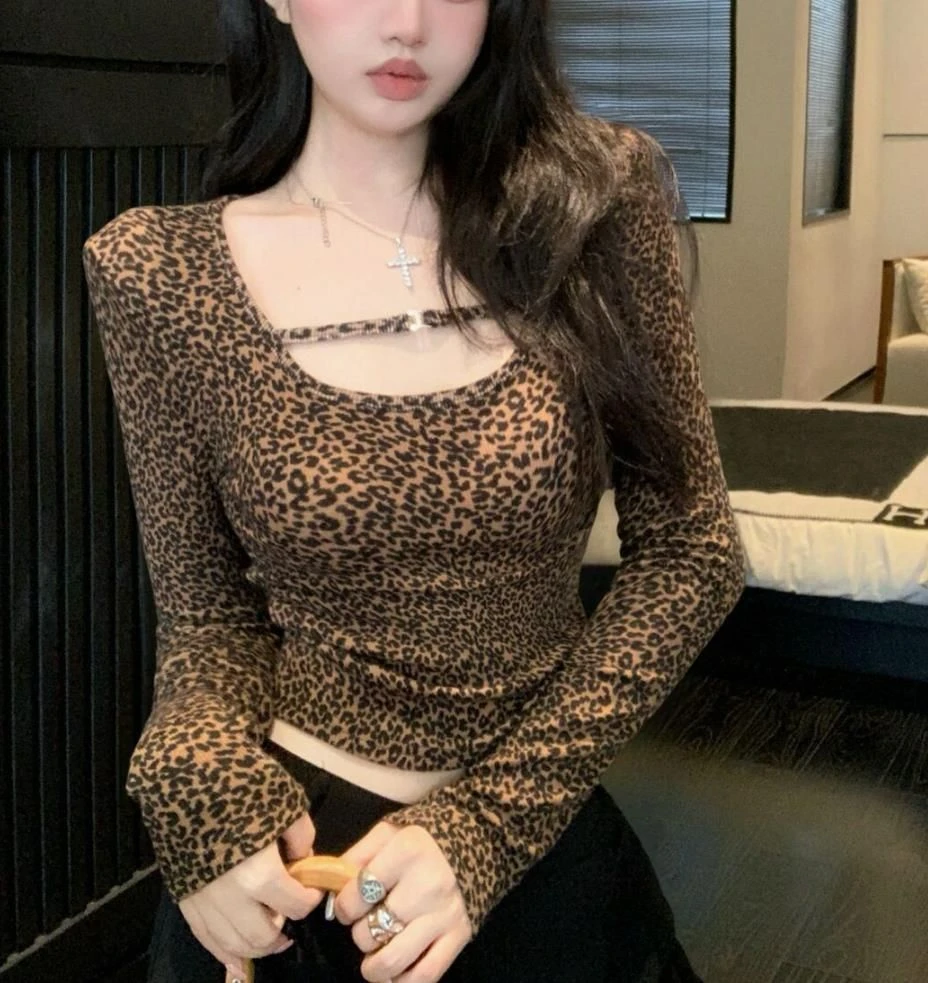 性感辣妹风豹纹U领长袖t恤女秋冬季新款纯欲风内搭磨毛上衣打底衫