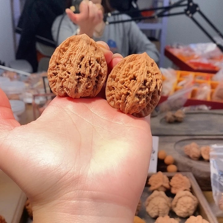 文玩核桃吊坠40虎头
