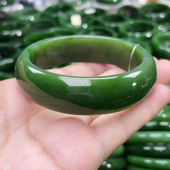 未镶嵌手镯和田玉（碧玉）