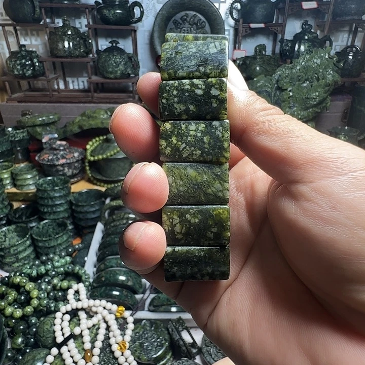 未镶嵌蛇纹石玉手牌