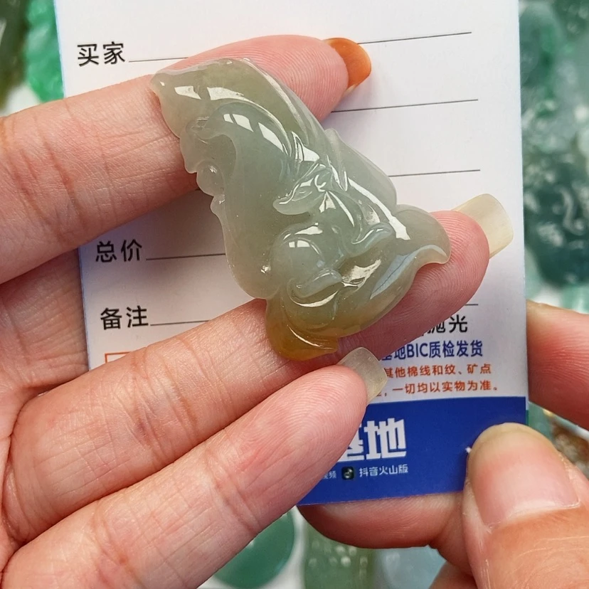【闪购商品】翡翠颈饰未镶嵌九尾狐