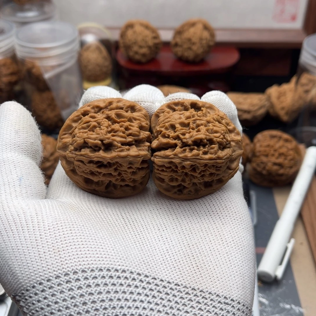 星***星文玩核桃吊坠44正三角