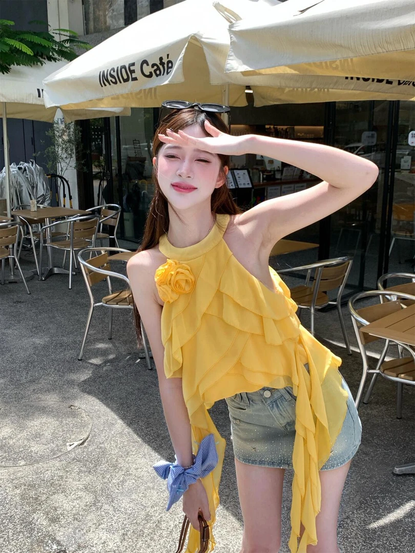 【冰糖橙】时尚气质度假风黄色挂脖设计感吊带上衣高腰贴片亮钻短裤