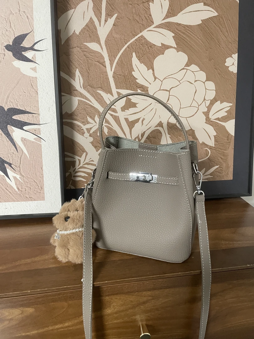 【女主水桶包】25新款韩系小众简约手提包女爆款女包百搭单肩斜挎包