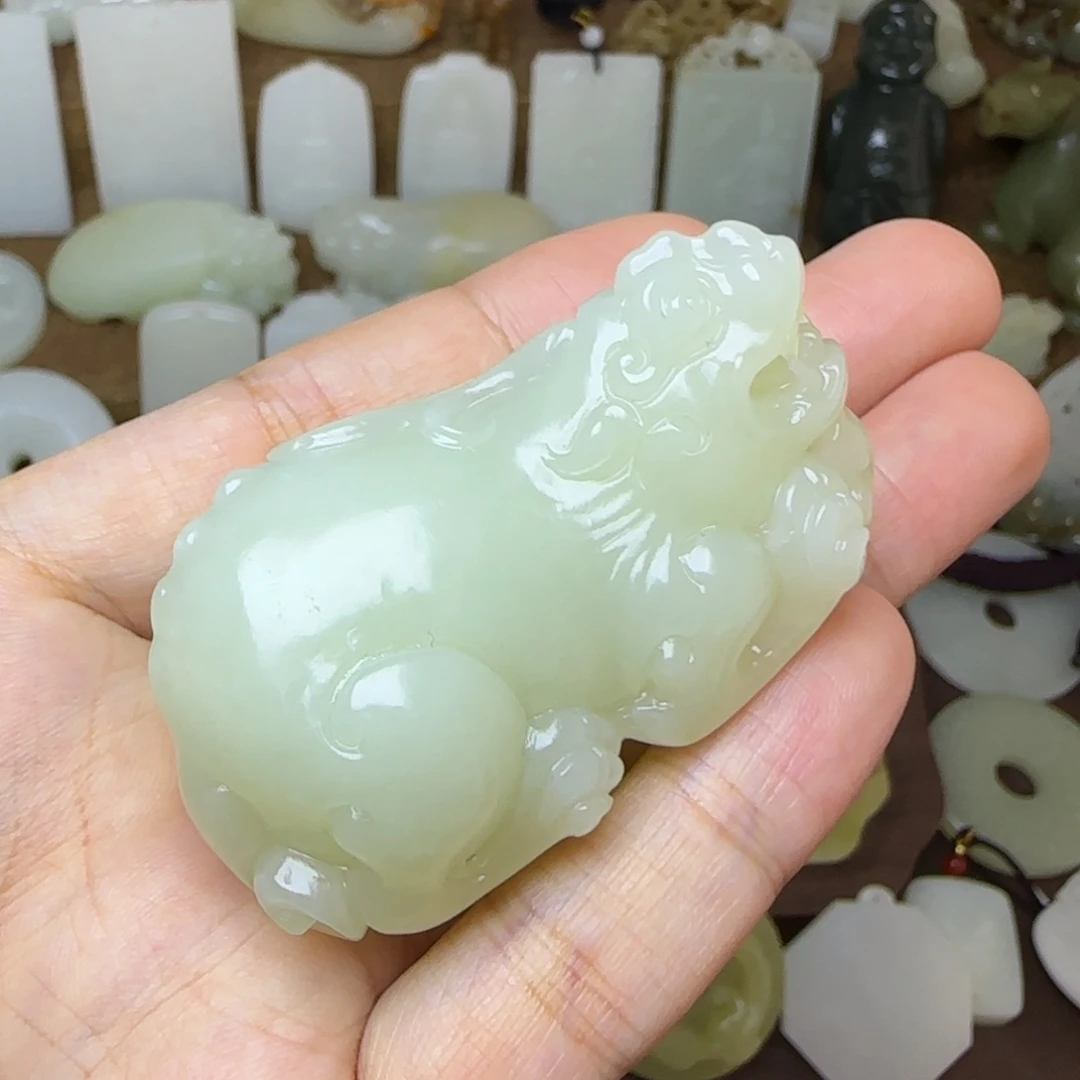 和田玉未镶嵌挂件貔貅97克