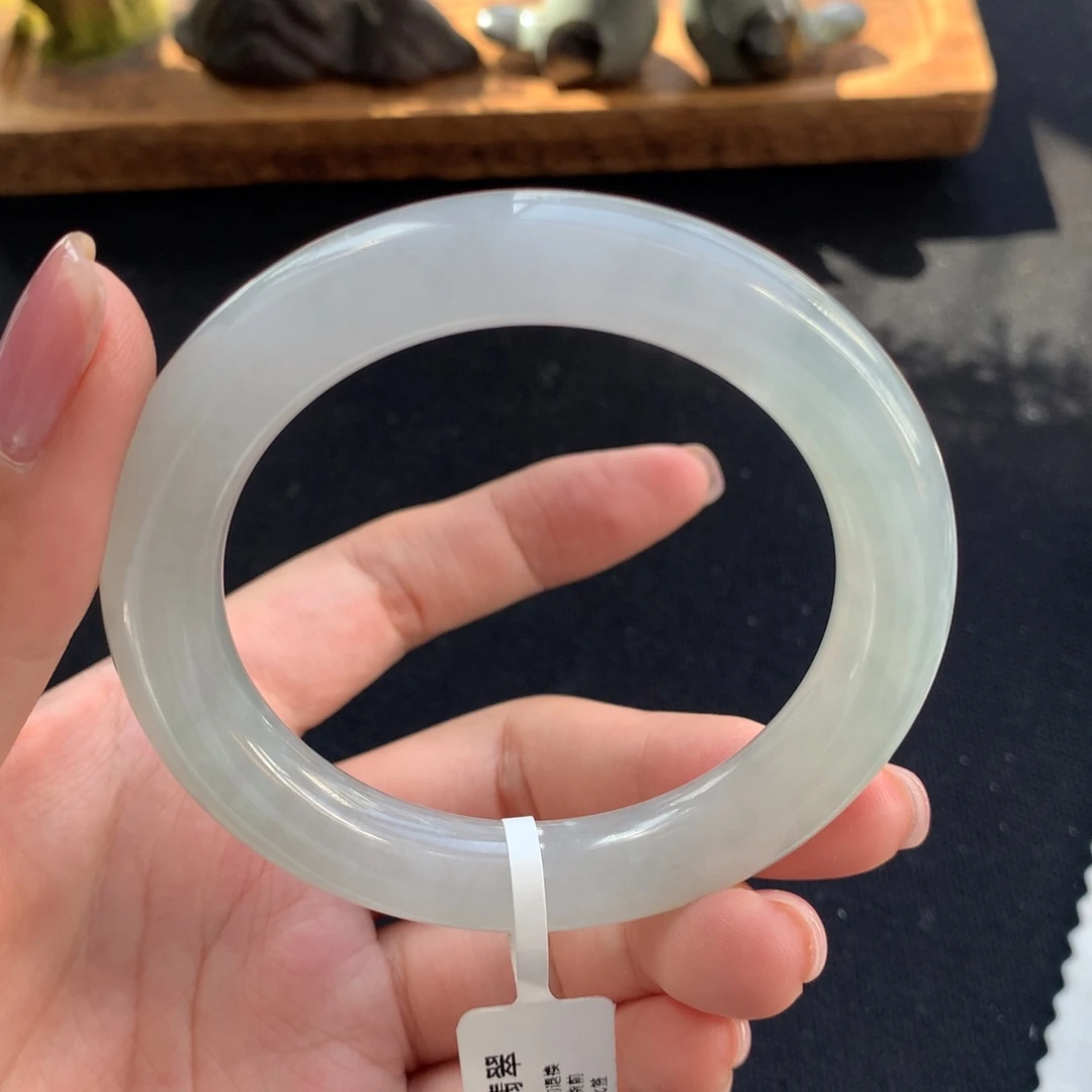 翡翠未镶嵌手镯白月光