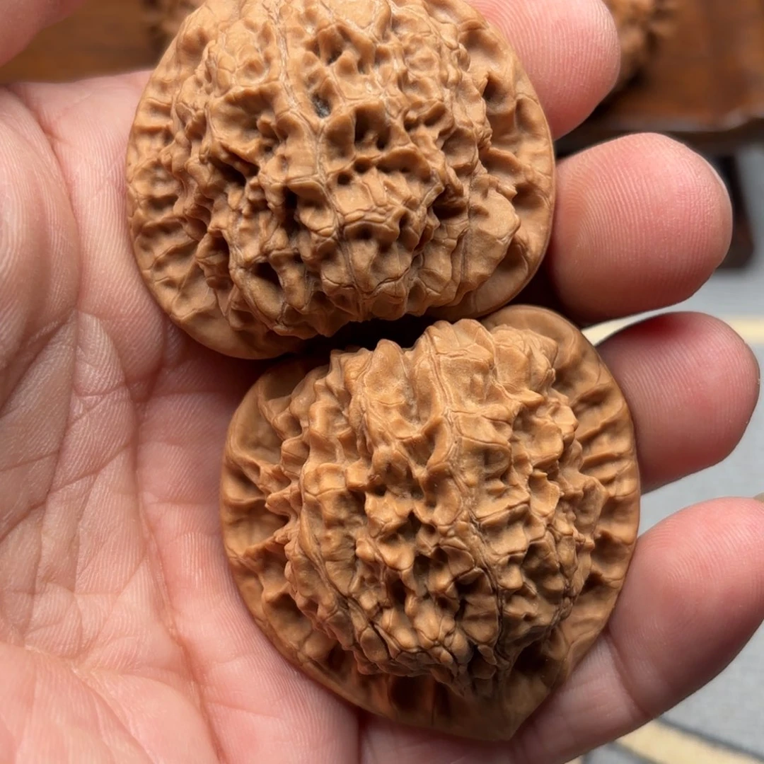 文玩核桃把件半**饭蛤蟆头盒