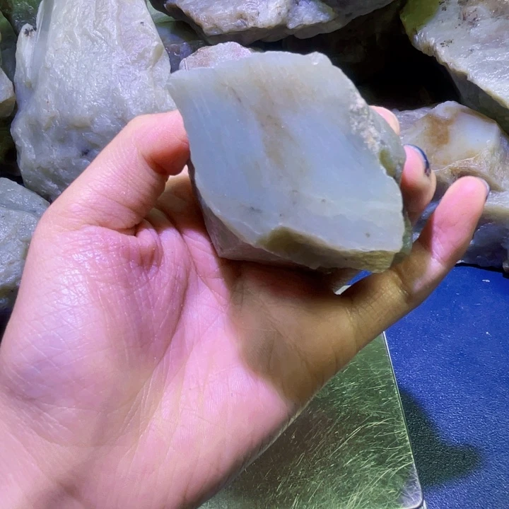 未镶嵌和田玉（糖玉）珠宝半成品