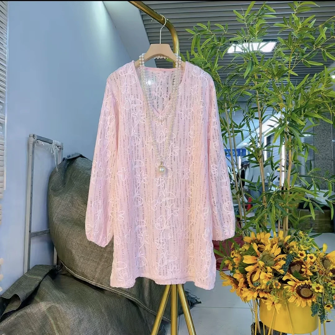 芃芃618春季新款大码女装欧货时尚重工立体盘花V领开叉宽松蕾丝衫