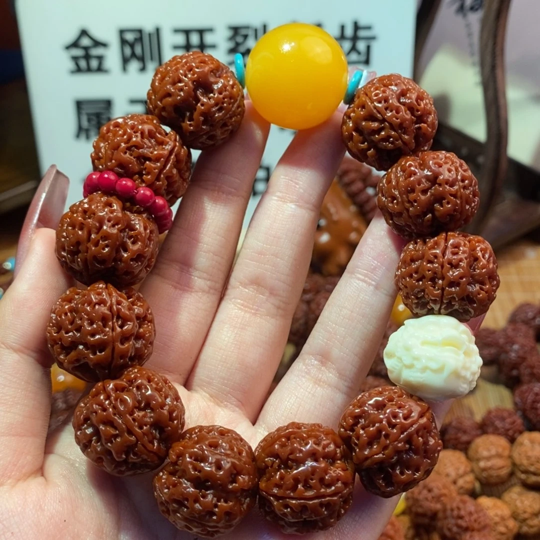 金刚菩提手串225玉化mi。配饰