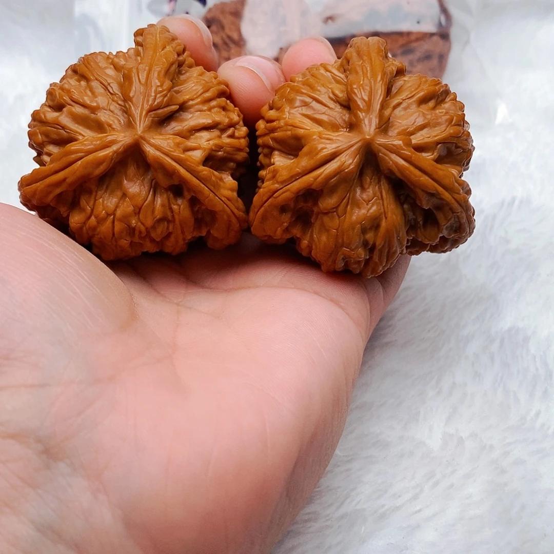 涂***人吊坠文玩核桃三棱