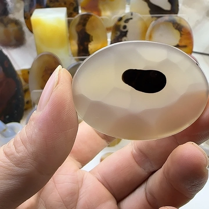 玛瑙/玉髓未镶嵌颈饰