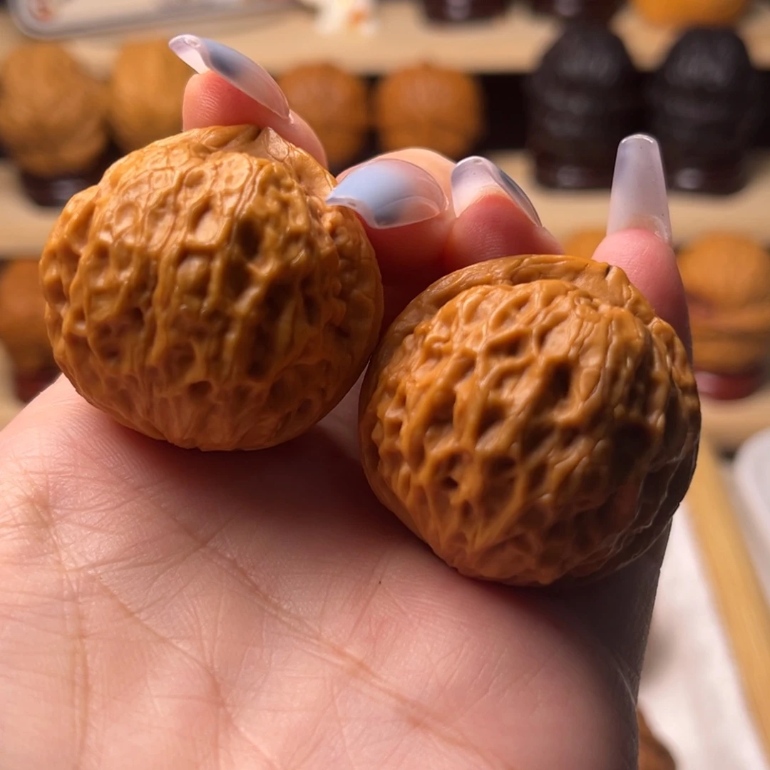 文玩核桃把件5x龙鳞绣球36尺