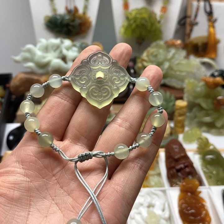未镶嵌蛇纹石玉手牌