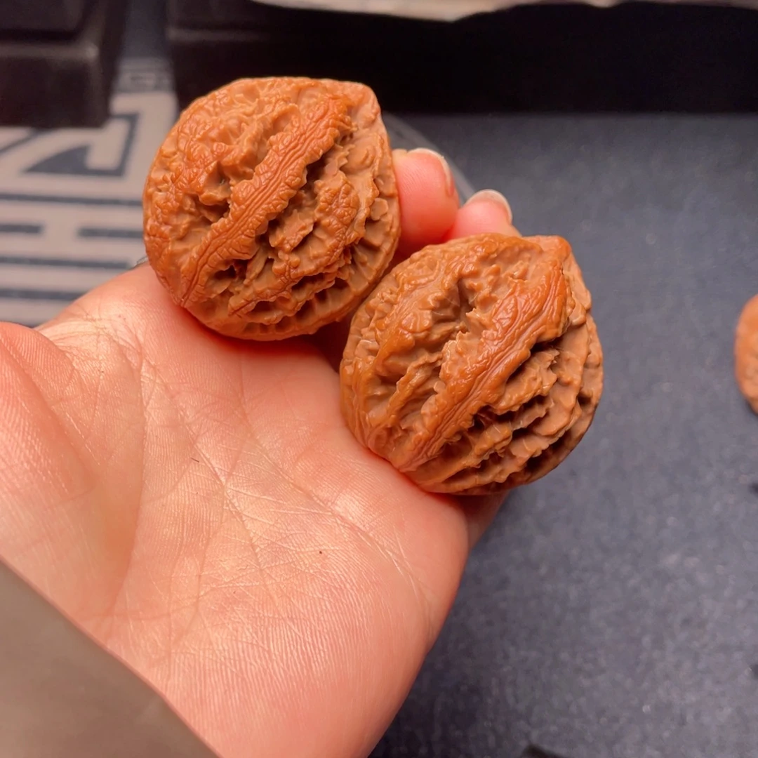 文玩核桃把件秦岭核桃47