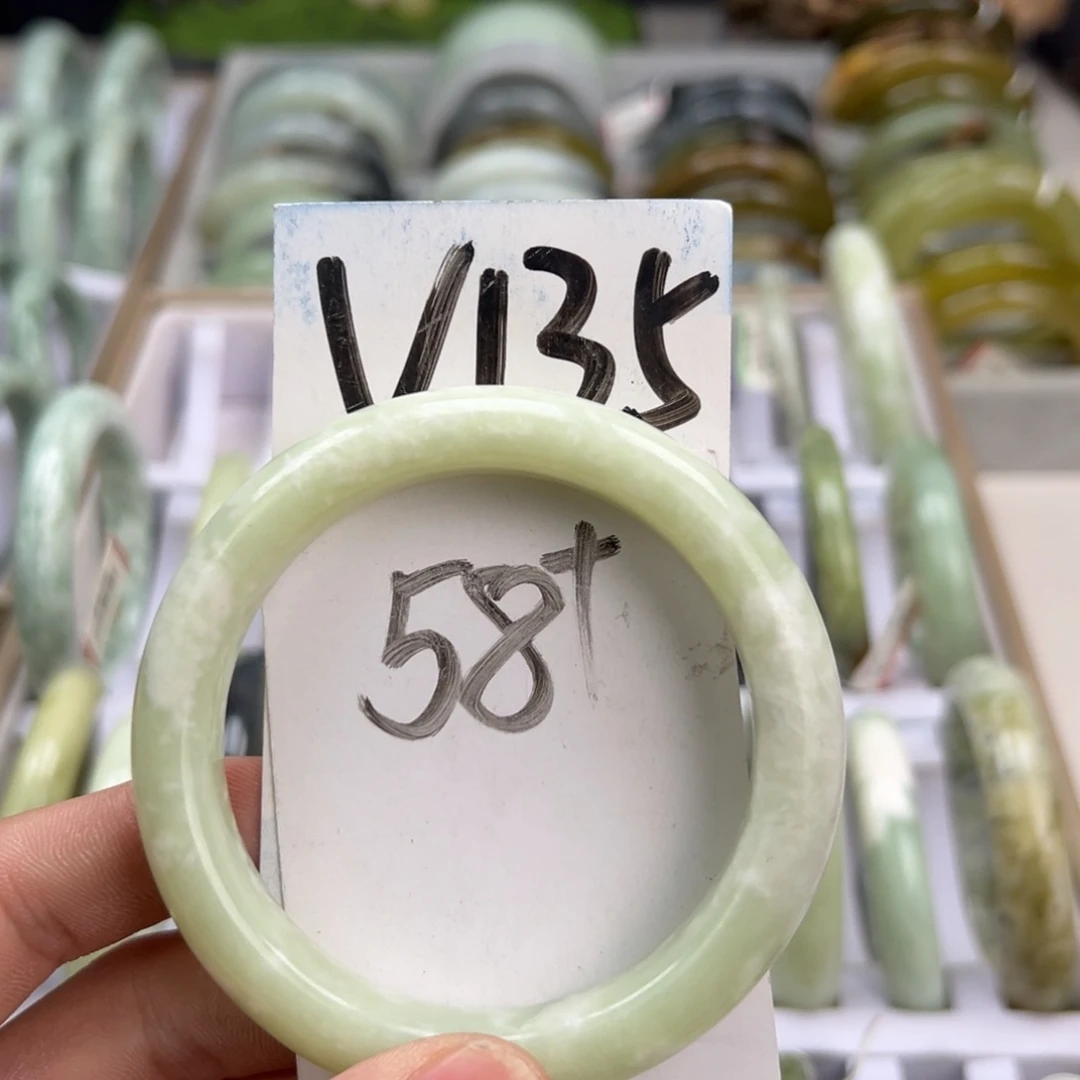 岫玉手镯未镶嵌天然岫玉微瑕