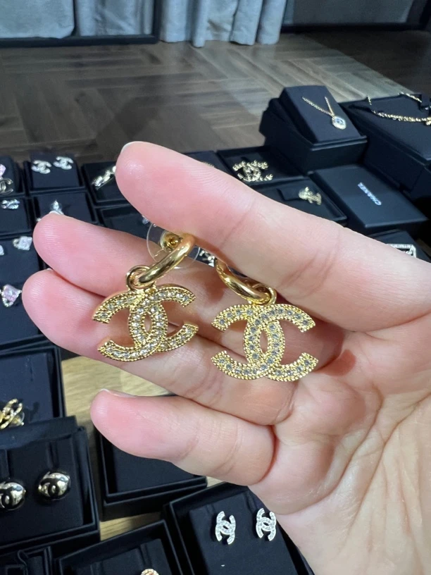 全新未使用 Chanel/香奈儿 澳海贝金色耳环